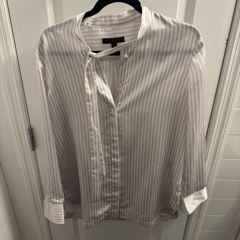 Banana republic blue and white satin women’s dress shirt with tie detail